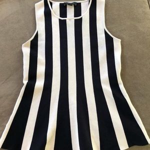 💙 EUC Ann Taylor Peplum Top 💙